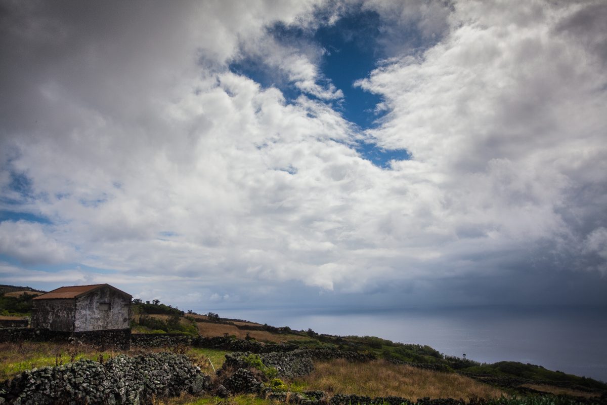 la petite maison au-dessus de la mer